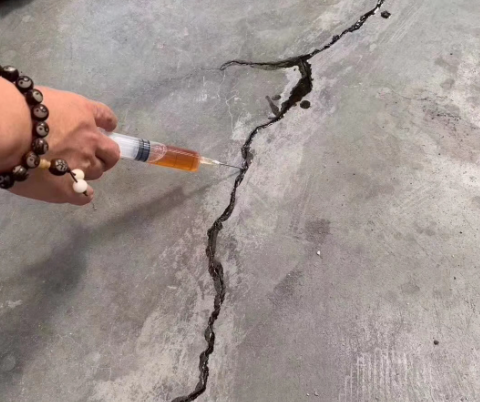 鸡西混凝土裂缝修补技术详解​